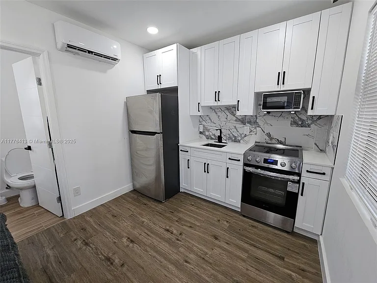 1946 Pierce St #6 — Photo 21