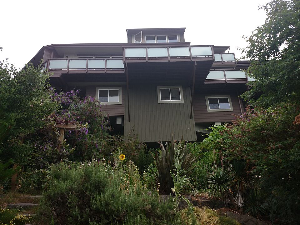 2nd image of 3822 Boyd Pl SW
