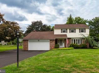 1152 Thrush Ln, Audubon, PA 19403