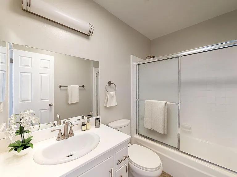 Beach Hill Apartments — Photo 11