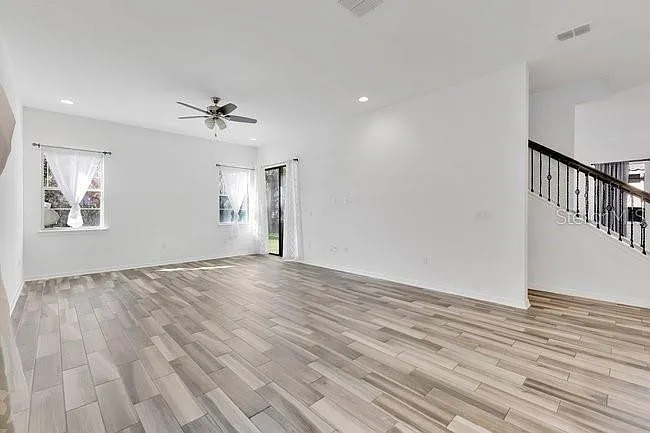 10466 Siddington Dr — Photo 7