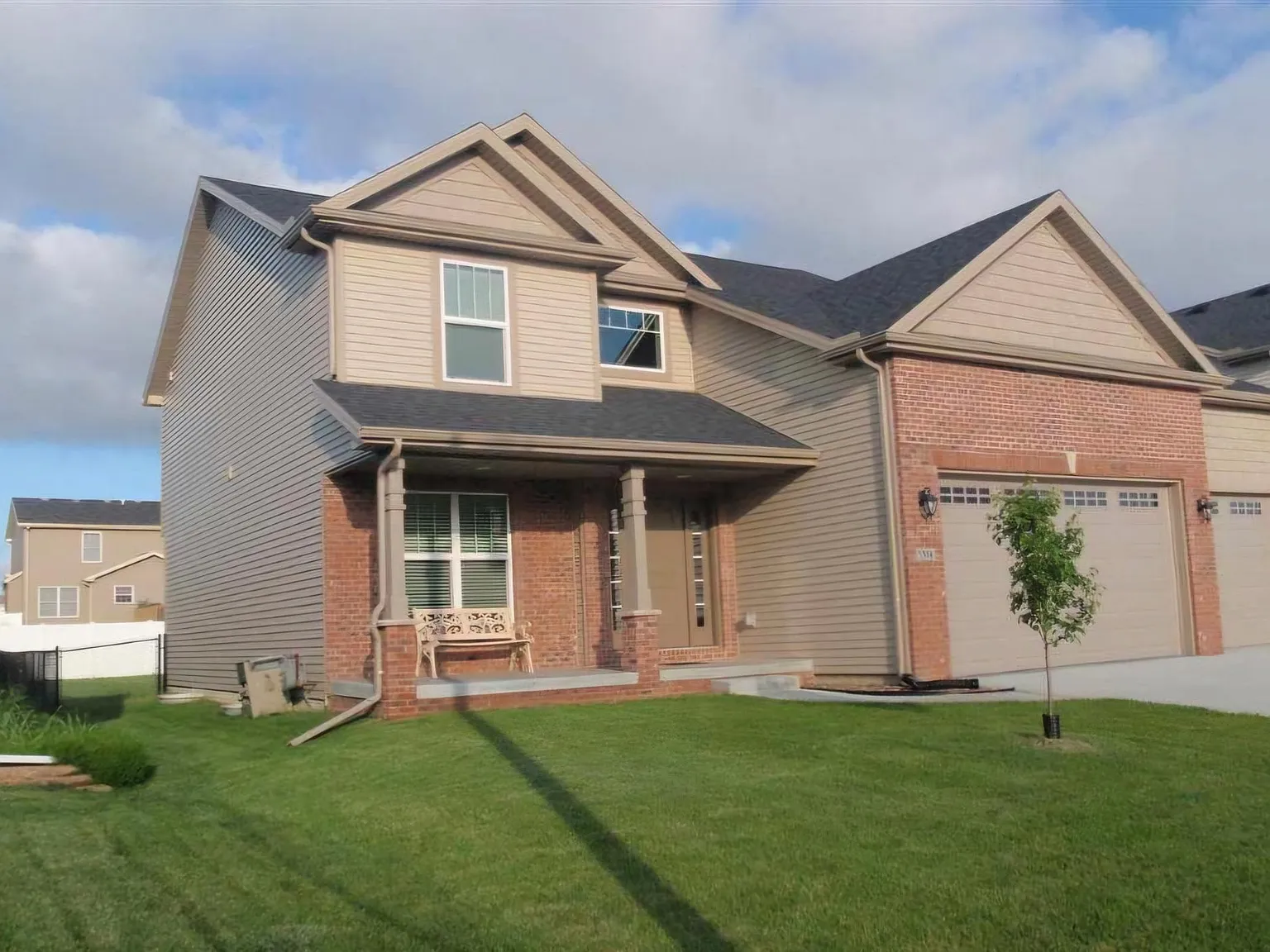 4 bed, 2.5 bath, 3203 sqft, $2,800 — Photo 1
