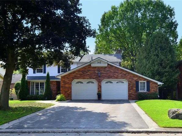 142 Marigold Ct, Hamilton, ON L9G 3M3