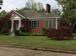 1403 Parkway Dr, Vicksburg, MS 39180