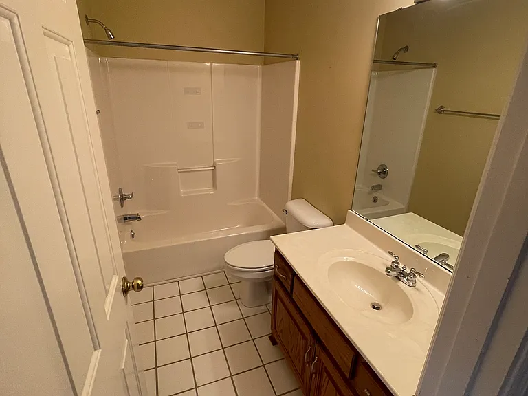 second bedroom bathroom
