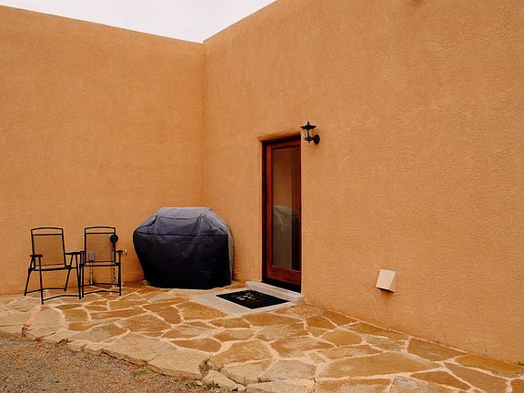 3rd image of 1 Aragon Ln
