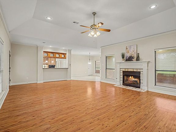 5th image of 1621 McFadden Rd