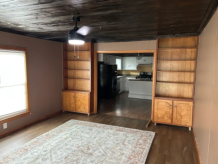 2408 Willow Rd — Photo 2