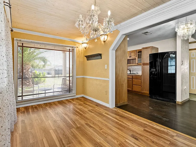 2407 Hidden Valley Dr — Photo 8