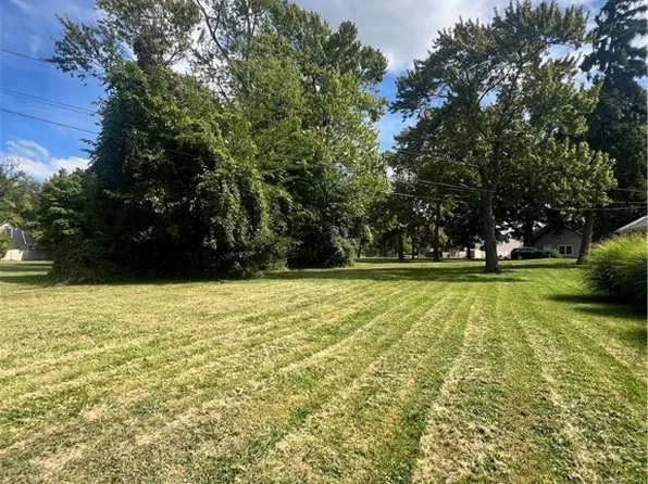 Lake Shore Blvd, Eastlake, OH 44095