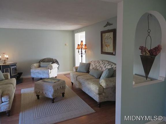 3rd image of 8658 Aitken Ave