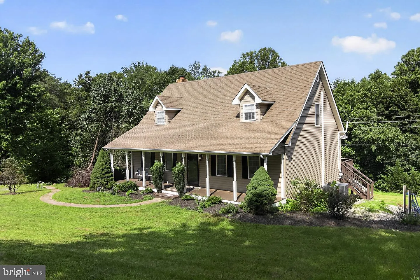 3 bed, 3.5 bath, 1876 sqft, $2,600 — Photo 2