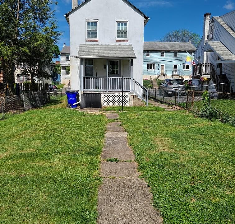 2nd image of 636 Willow St
