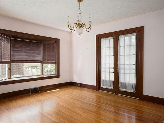 5th image of 223 Darwin Dr