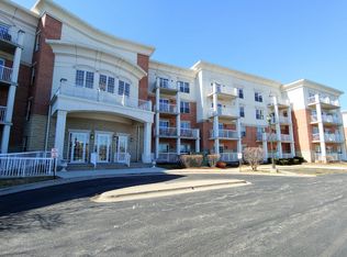 601 W Rand Rd APT 402, Arlington Heights, IL