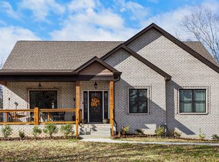 996 Gratton Rd, Clarksville, TN 37043