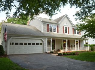 114 Hamilton Rd, Sterling, VA 20165