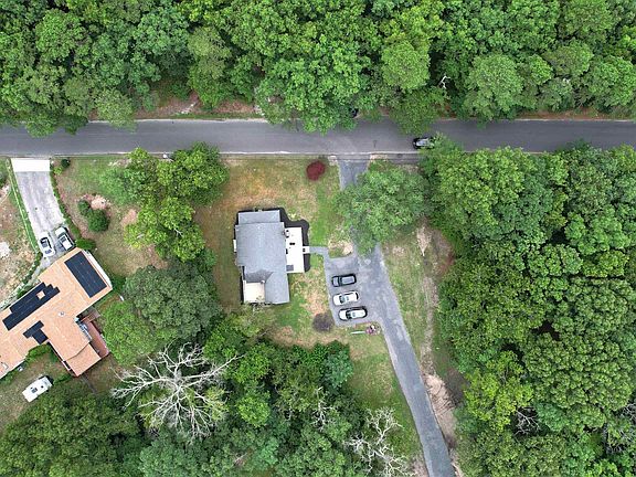 4th image of 395A Upland Ave