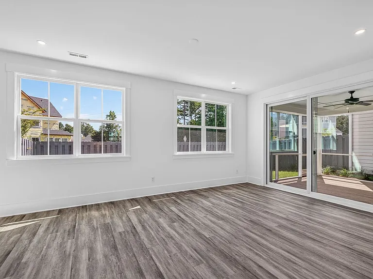 405 Oak Hammock Ct — Photo 24