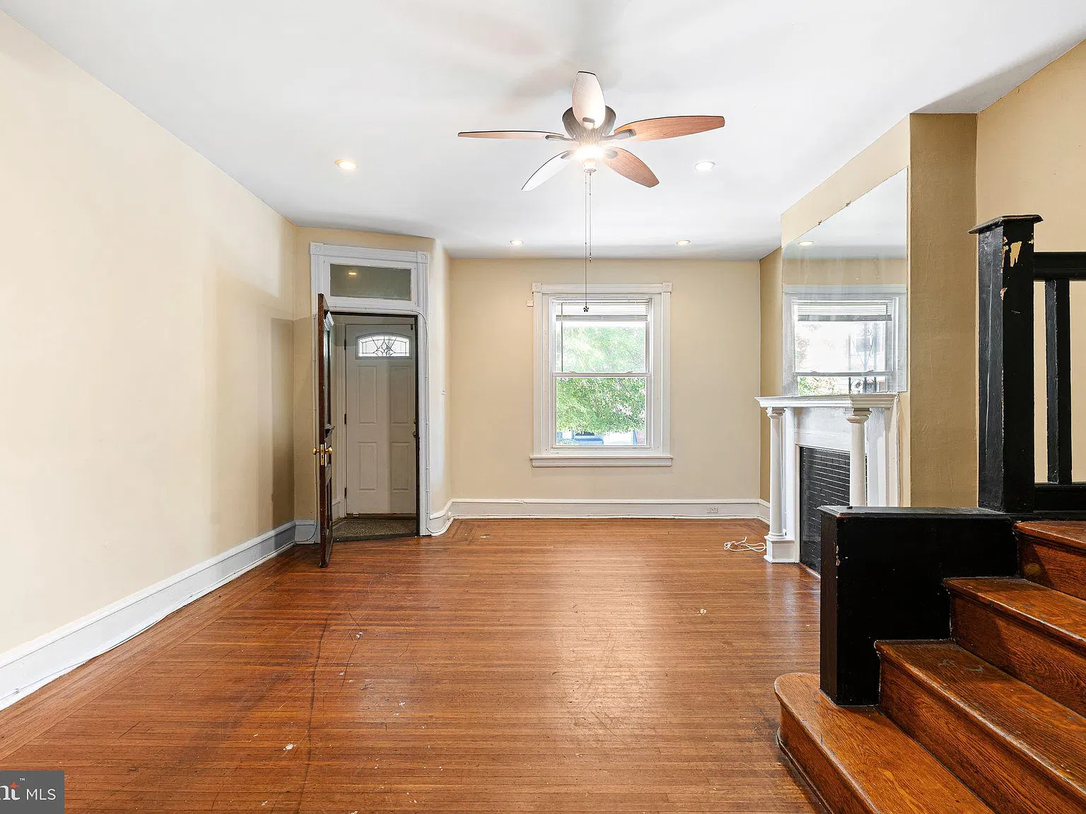 4 bed, 1.5 bath, 1386 sqft, $2,000 — Photo 4