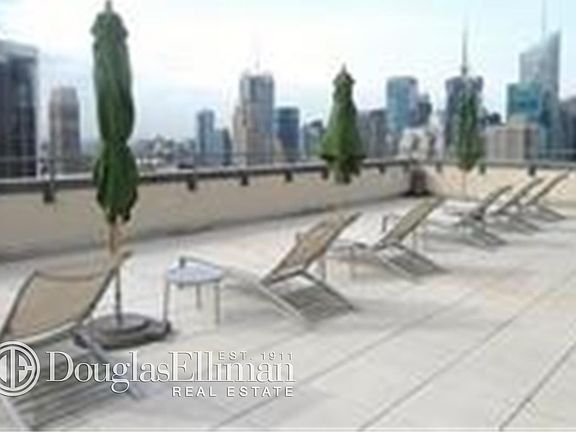 5th image of 9 W 31st St APT 28B