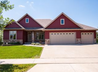 6413 Summit Pointe Rd NW, Rochester, MN 55901