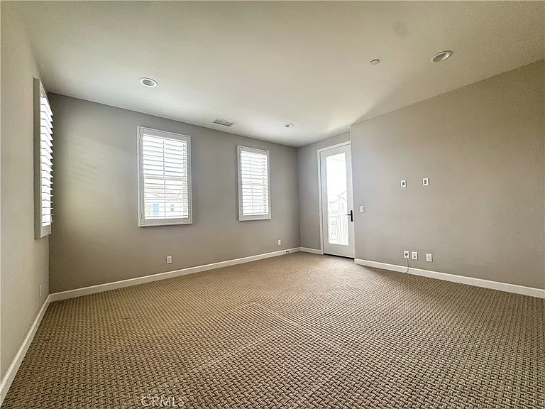 291 Barnes Rd — Photo 15
