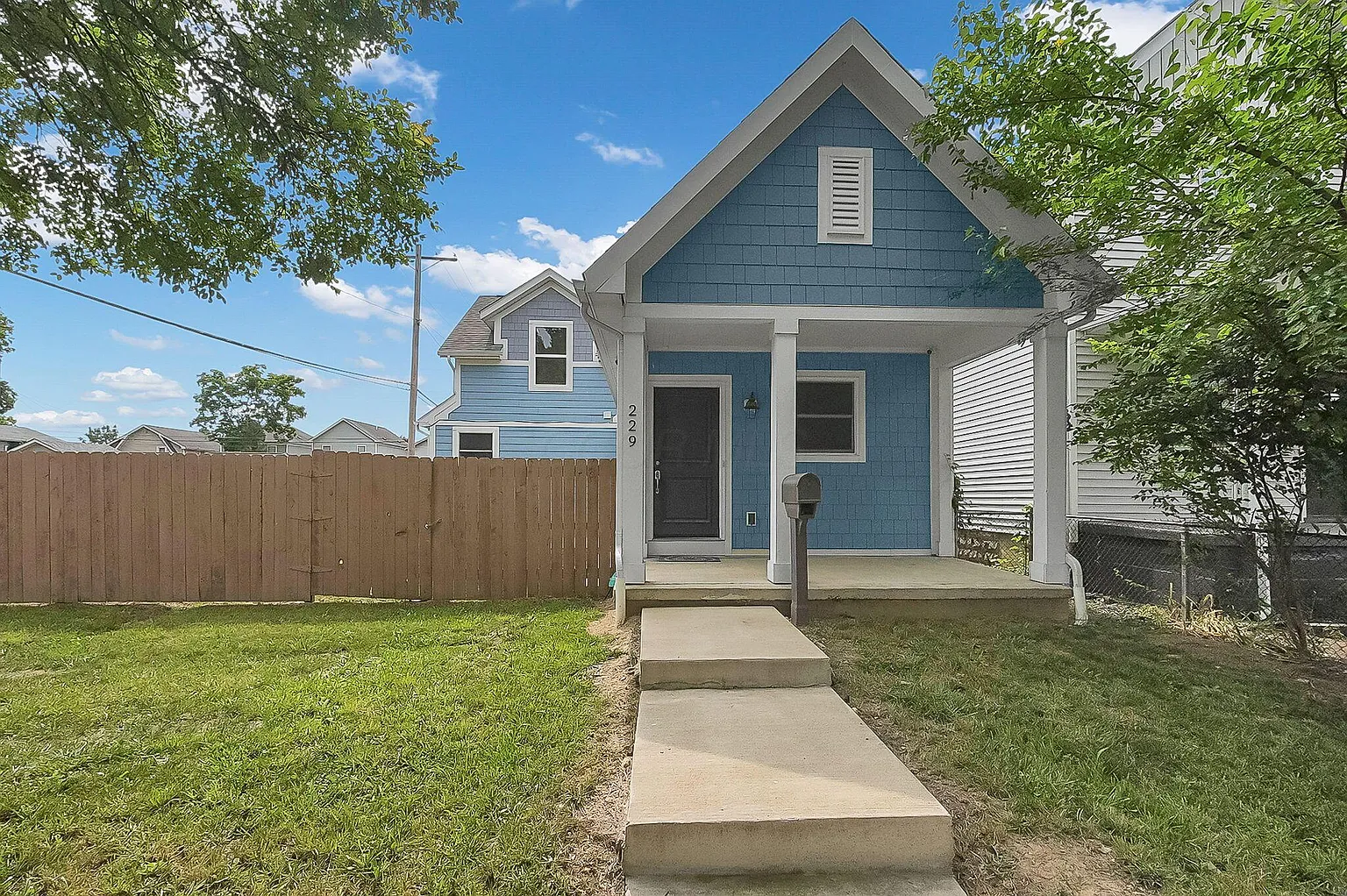 229 S Highland Ave photo 1