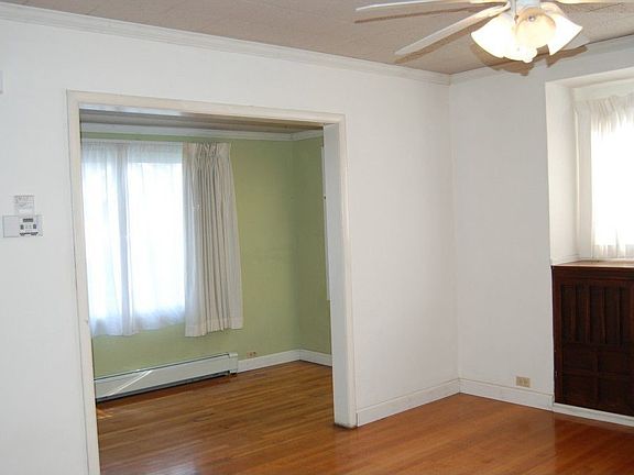3rd image of 4810 S Park Ave
