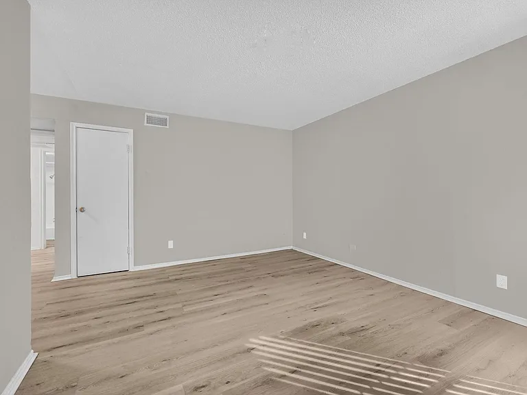 3200 W Walnut St — Photo 11
