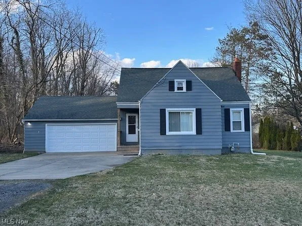 704 Ravine Dr, Youngstown, OH 44505