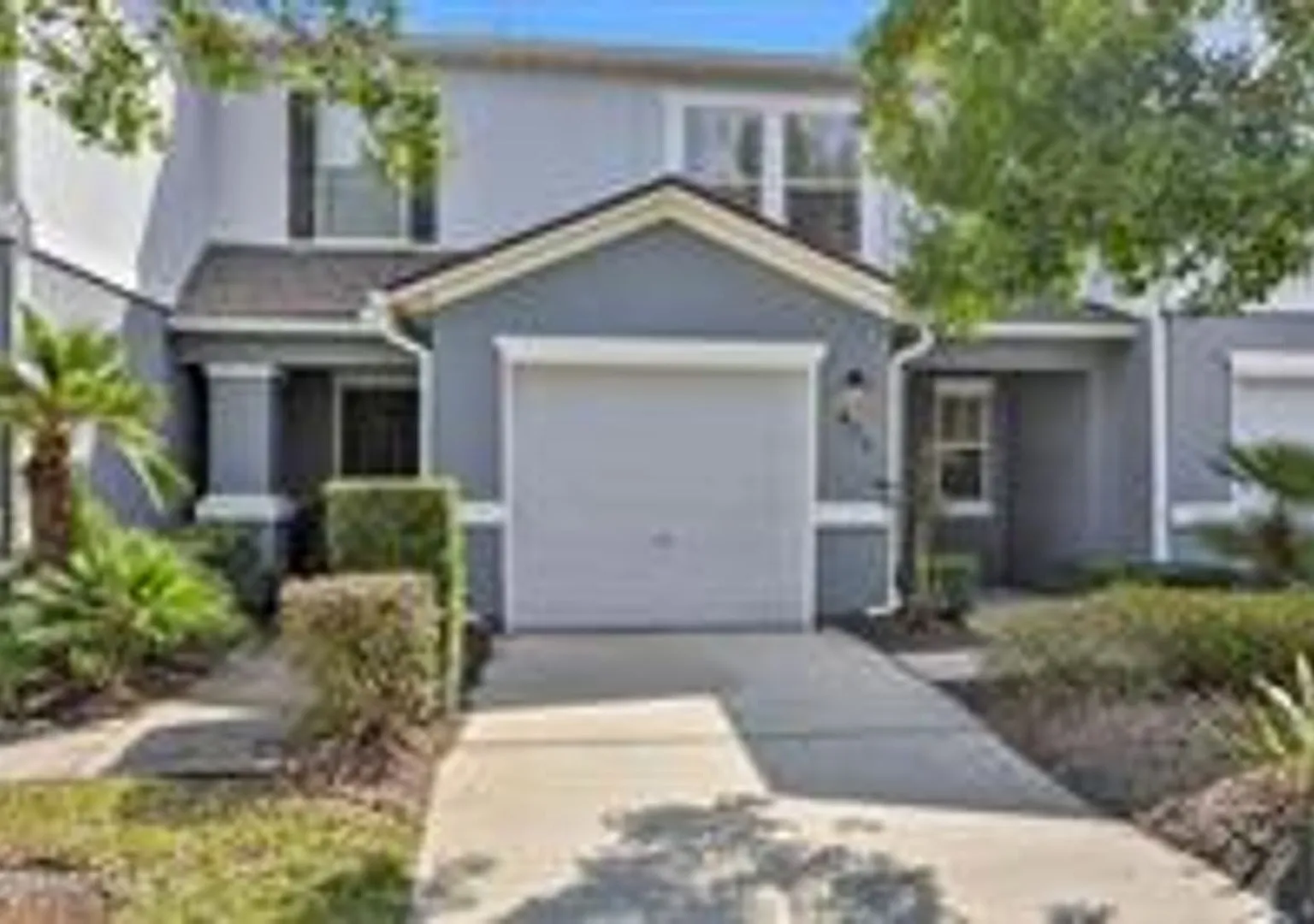 Beautiful Condo — Photo 2
