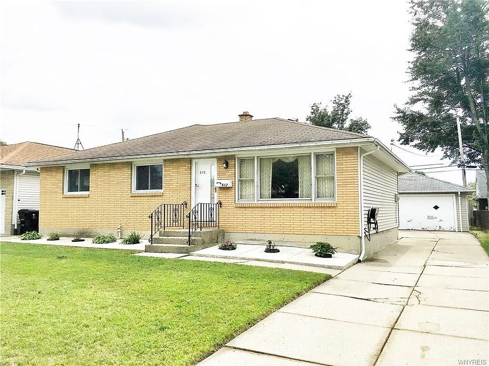 1st image of 612 Evergreen Dr