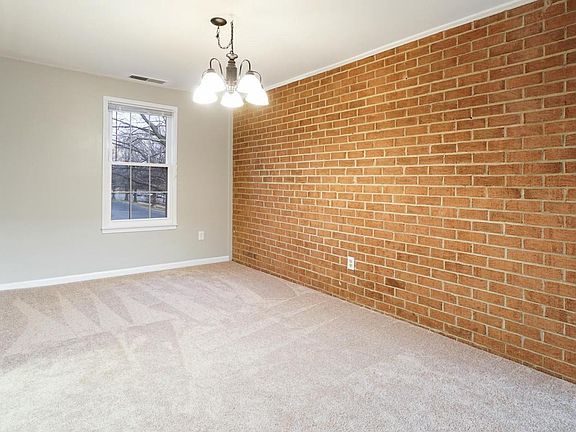 3rd image of 732 Quince Orchard Blvd #10