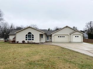 300 W Maple St, Saint Charles, MI 48655