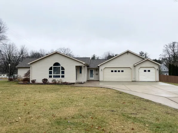 300 W Maple St, Saint Charles, MI 48655