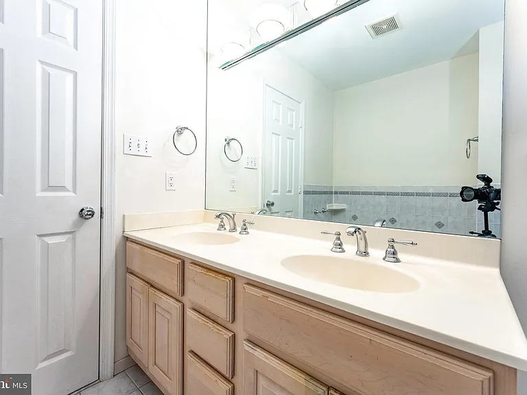 6705 Surreywood Ln — Photo 18