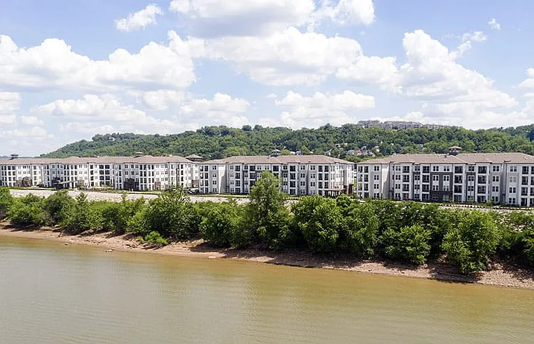 The Manhattan on the River Apartments — Photo 29