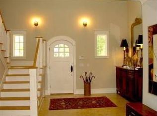 10326 NE Country Club Rd, Bainbridge Island, WA 98110