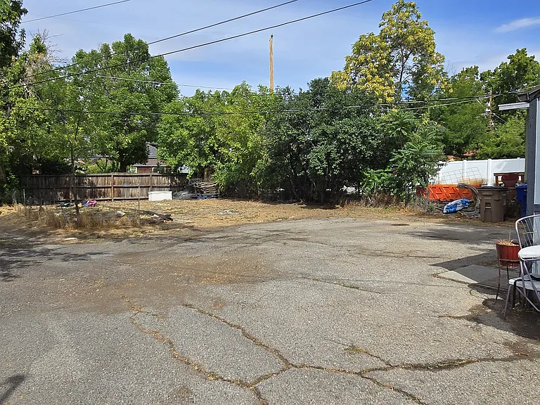 534 S Windsor St — Photo 18