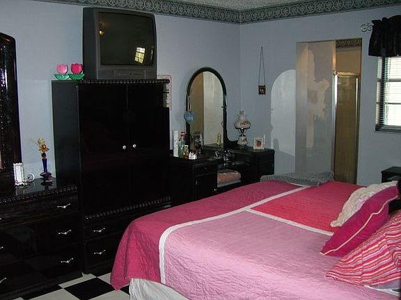5th image of 6301 S Lansdale Cir