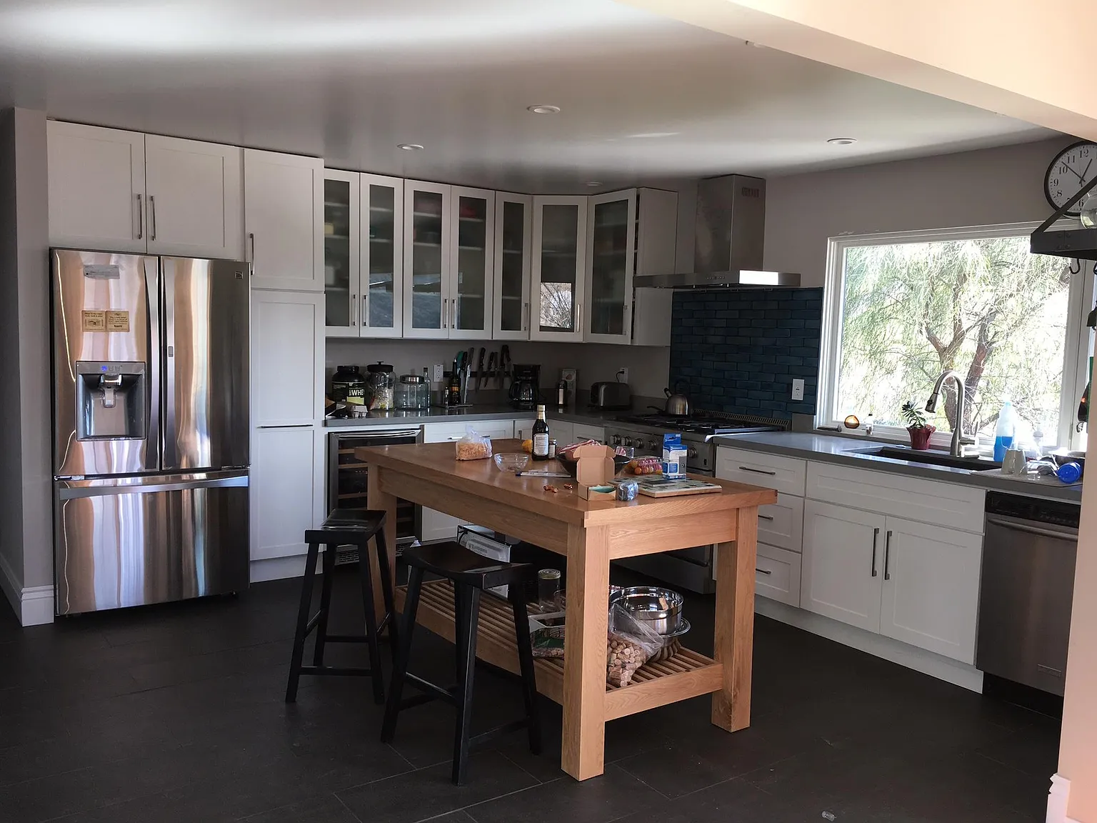 800 Sanel Dr — Photo 4