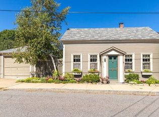 8 Prospect St, Rockport, MA 01966