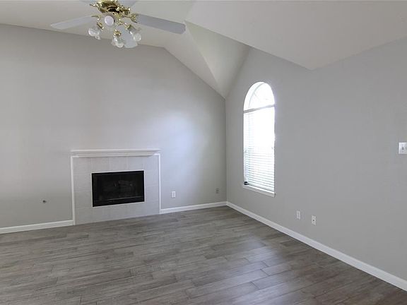 4th image of 1523 Carstone Ct