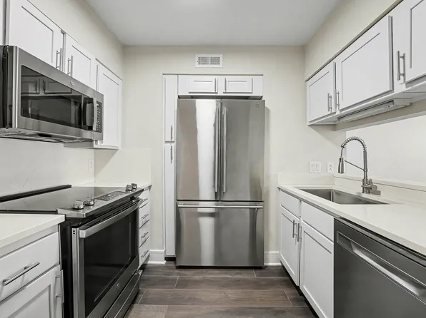 300 S Cedar St Unit 7, Charlotte, NC 28202