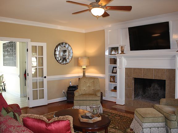 3rd image of 3719 Sapphire Dr