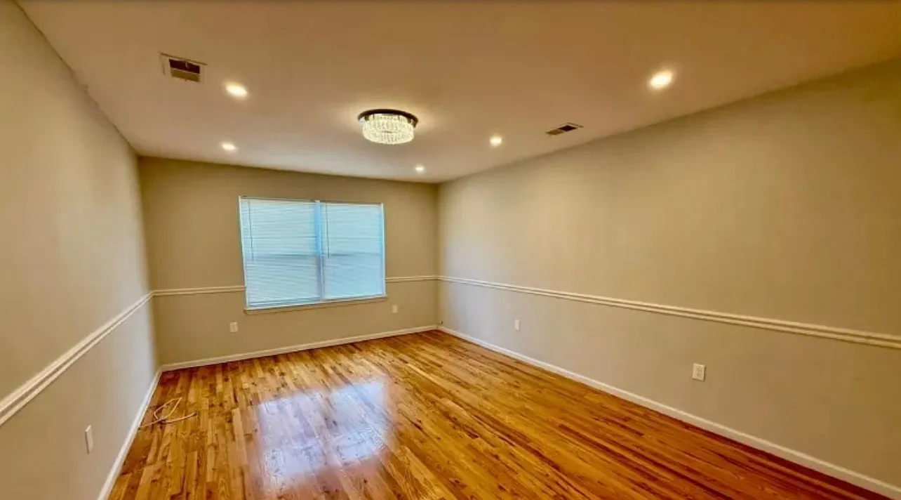 2 bed, $2,500 — Photo 1