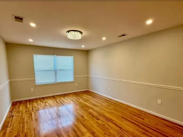 15 Seymour Ave Floor 1, Newark, NJ 07108