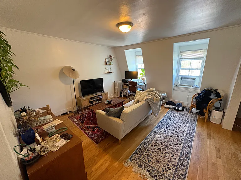 16 Shepard St #5 — Photo 6