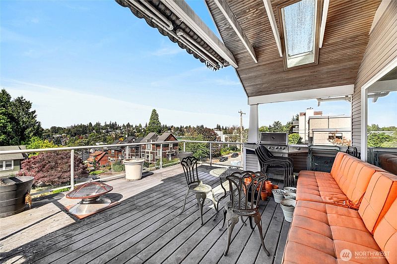 5th image of 4702 45th Avenue SW